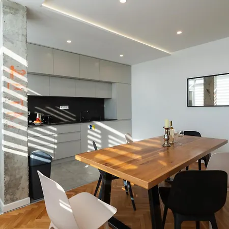 Apartment Soho White 2bdr By Rv Varna