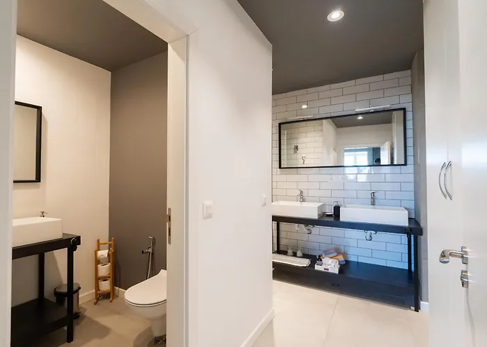 Soho White 2bdr By Rv شقة فارنا