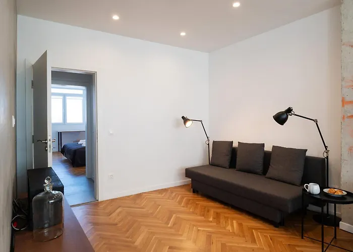 Soho White 2bdr By Rv * فارنا