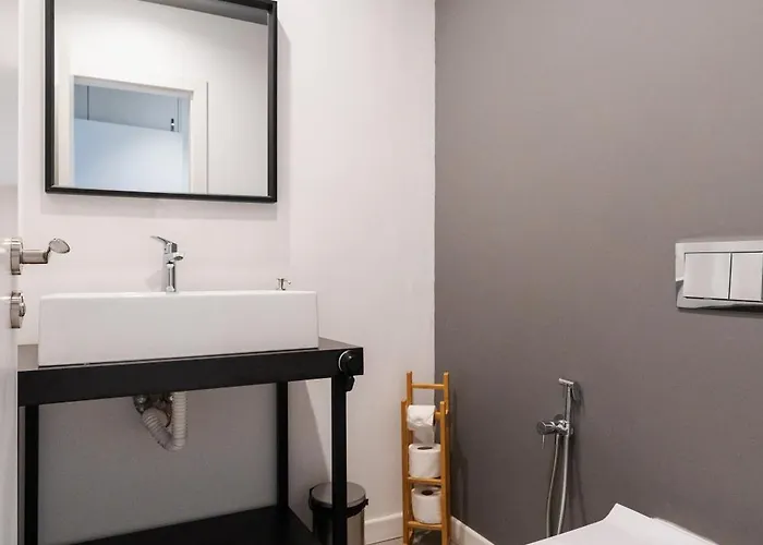 Soho White 2bdr By Rv *